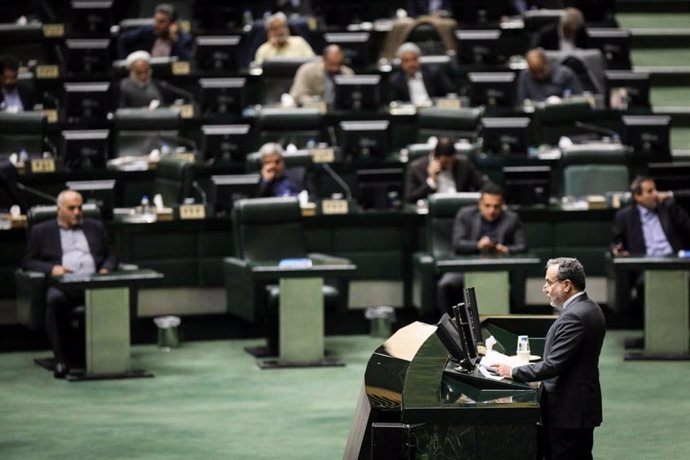 Archivo - August 18, 2024, Tehran, Iran: ABBAS ARAGHCHI, Iran's nominee for the Foreign Ministry, speaks at a parliament session during the investigation into the qualifications of the ministers proposed by Iranian President Masoud Pezeshkian for the 14th