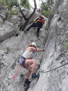 Rescatada una mujer enriscada en la vía ferrata de La Hermida