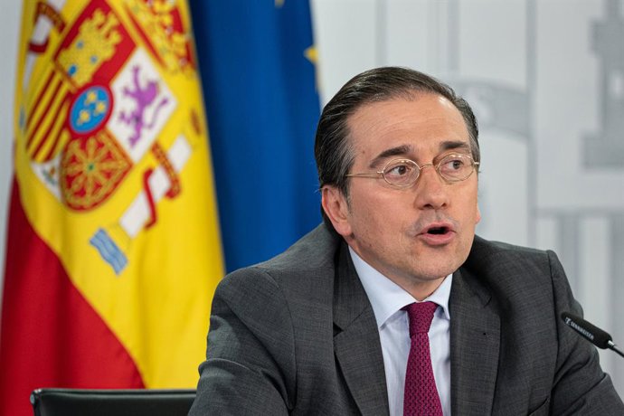 1º de abril de 2025, Madri, Espanha: O ministro das Relações Exteriores, União Europeia e Cooperação, José Manuel Albares, visto durante uma coletiva de imprensa no Palácio Moncloa.