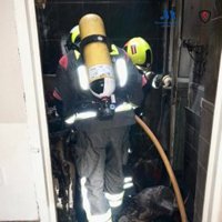 Una mujer y un hombre, heridos tras una explosión e incendio en una vivienda en Vélez-Málaga