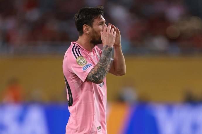 14 de junho de 2025, EUA, Miami: Lionel Messi, do Inter Miami, reage durante a partida da Copa do Mundo de Clubes da FIFA entre Al Ahly e Inter Miami no Hard Rock Stadium. Foto: Jonathan Moscrop/CSM via ZUMA Press Wire/dpa