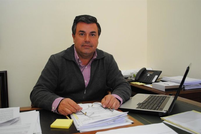 Archivo - Ignacio Fernández-Sanz en imagen de archivo en su etapa de alcalde de Otura