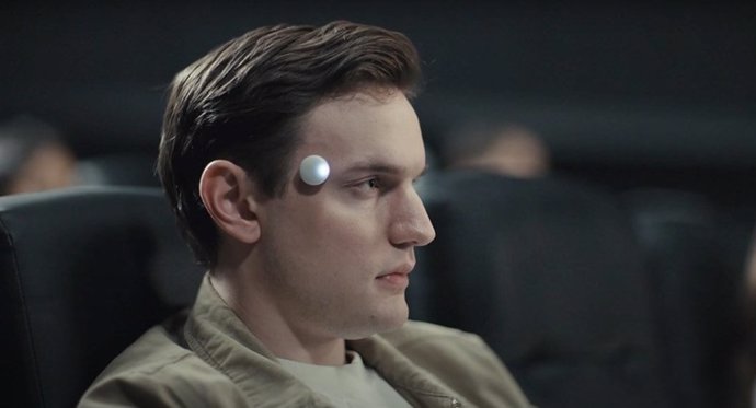 Charlie Brooker, creador de Black Mirror, opina sobre la IA: "Es muy poderosa"