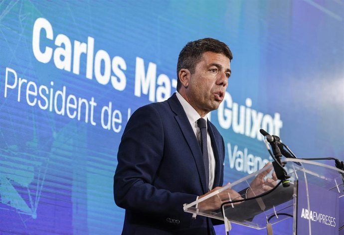 Archivo - El presidente de la Generalitat valenciana, Carlos Mazón, asiste a la presentación del plan de ayudas ARA Empresas, en el Edificio Veles e Vents, a 18 de febrero de 2025, en Madrid (España).