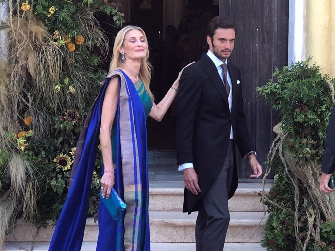 JAIME SÁNCHEZ JUNTO A SU MADRE EN SU BODA CON BELÉN ÉCIJA