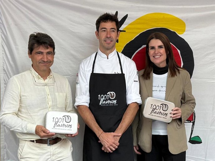 El chef murciano Juan Guillamón (una estrella Michelin, restaurante Almo), elaboró tapas tradicionales como la marinera, la ensalada murciana, empanadillas de pisto y paparajotes.