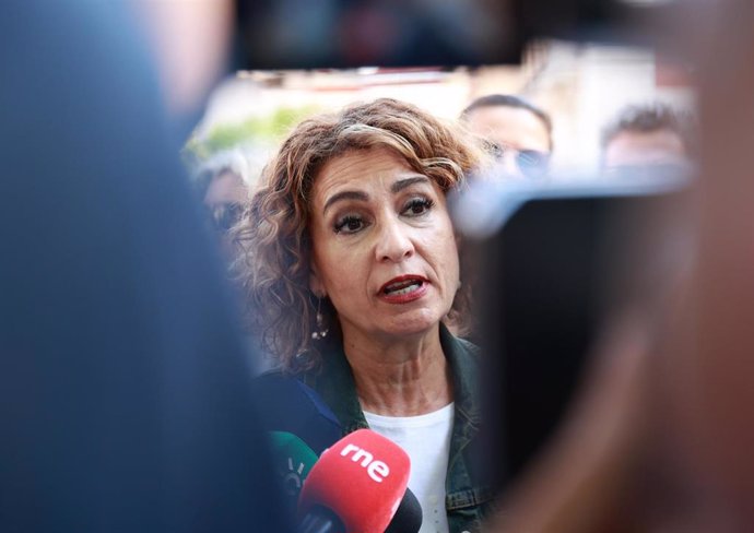 Archivo - La vicepresidenta primera y ministra de Hacienda y secretaria general del PSOE-A, María Jesús Montero, en una imagen de archivo.