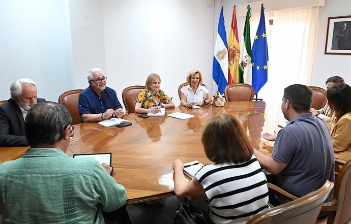 Reunión entre el Ayuntamiento y el Ateneo de Jerez.