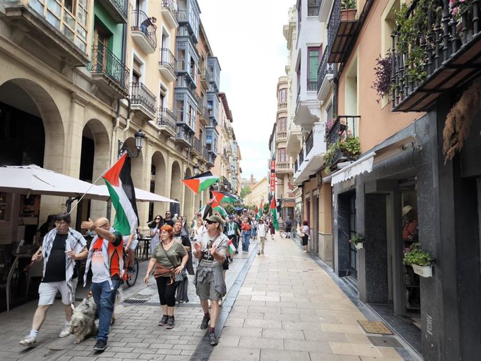Un momento de la marcha en Logroño en solidariadad con la 'Marcha Global a Gaza'