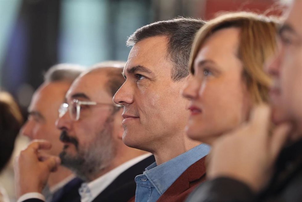 Archivo - El presidente del Gobierno, Pedro Sánchez, en un acto de precampaña en el Palacio de Congresos, a 18 de febrero de 2023, en Zaragoza, Aragón (España). 