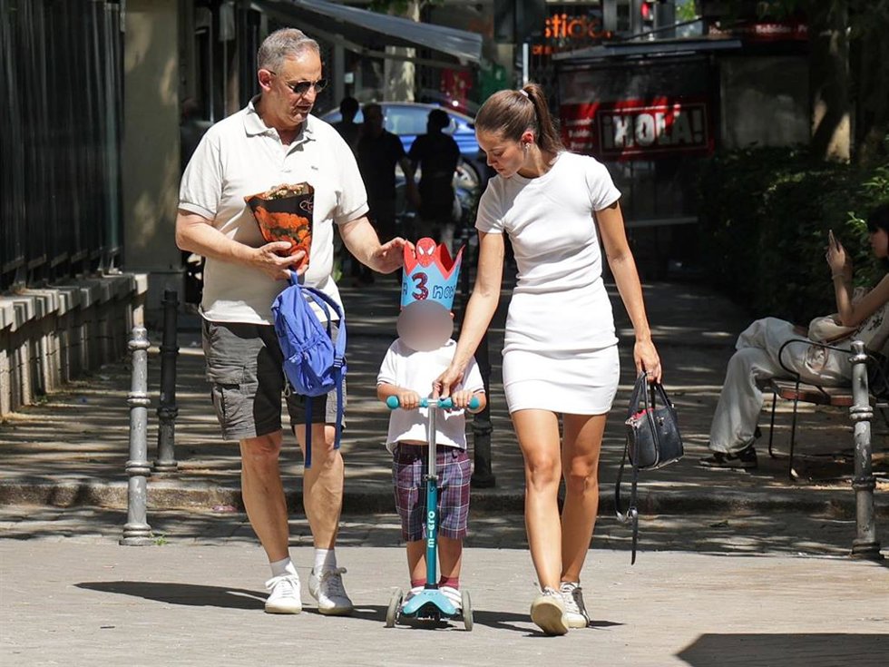 Gala Arias con su hijo Marco el día que cumple 3 años, a 29 de mayo de 2025, en Madrid (España)