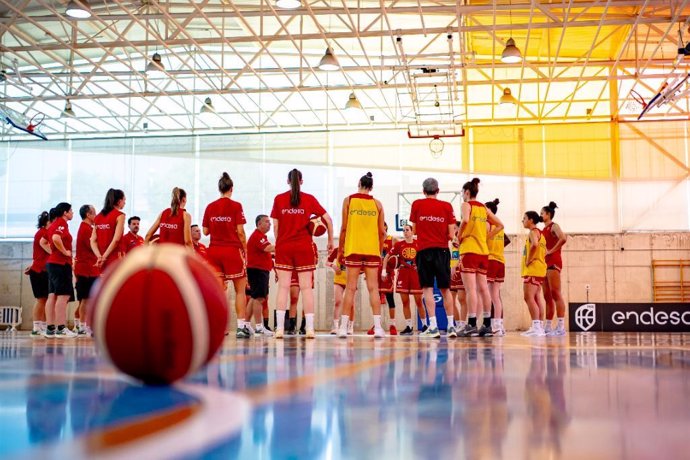 Miguel Méndez anuncia las doce jugadoras convocadas para el Eurobasket