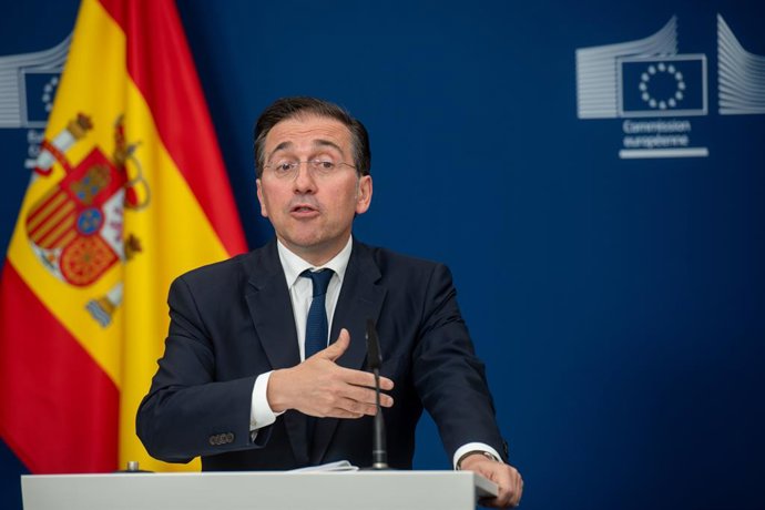 O Ministro de Relações Exteriores, União Europeia e Cooperação, José Manuel Albares, durante uma coletiva de imprensa na sede da Comissão Europeia, em 11 de junho de 2025, em Bruxelas (Bélgica). A União Europeia e o Reino Unido chegaram a um acordo na qua