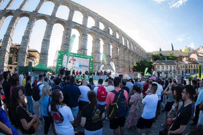 Parada en Segovia del Tour Universo Mujer