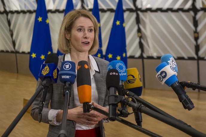 Archivo - Arquivo - 16 de dezembro de 2024, Bruxelas, Bxl, Bélgica: Kaja Kallas , Alta Representante para Relações Exteriores e Política de Segurança e Vice-Presidente da Comissão Europeia, fala com a imprensa antes da sessão do Conselho de Relações Exter