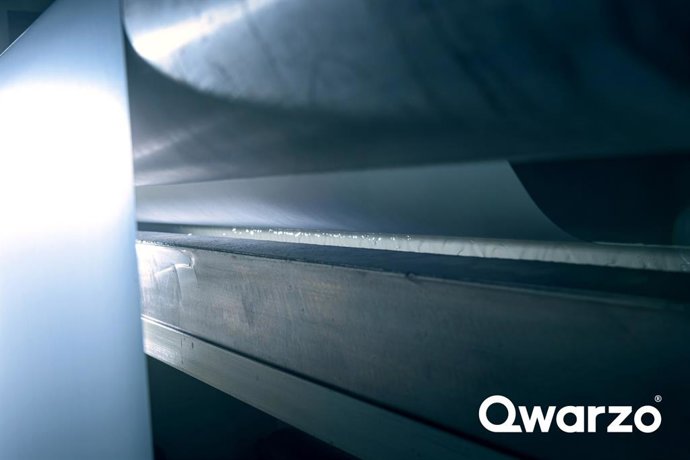 Application of Qwarzo coating on paper