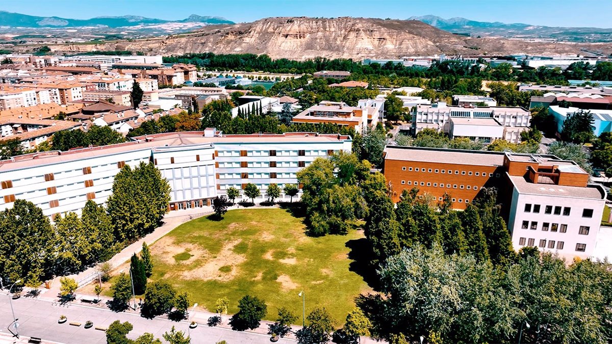El proceso de la modernización institucional en un curso de la UR en Logroño y en Ginebra
