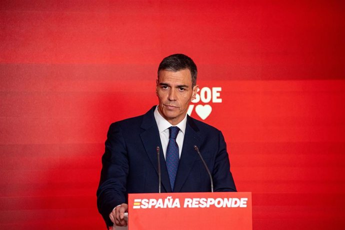 El presidente del Gobierno y Secretario General del PSOE, Pedro Sánchez, durante una rueda de prensa, en la sede del PSOE en Ferraz, a 12 de junio de 2025, en Madrid (España).