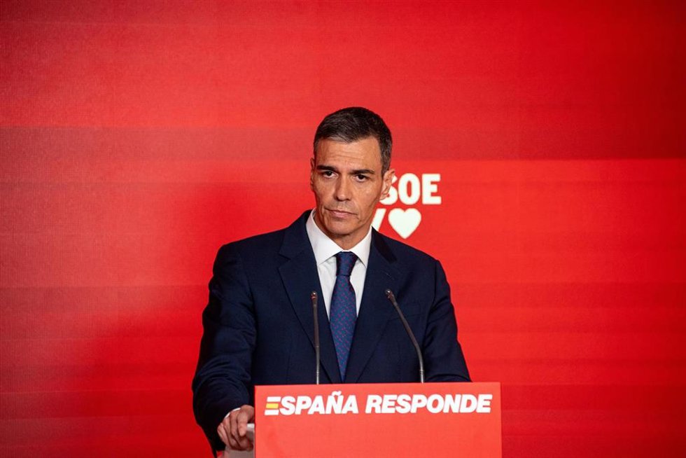 El presidente del Gobierno y Secretario General del PSOE, Pedro Sánchez, durante una rueda de prensa, en la sede del PSOE en Ferraz, a 12 de junio de 2025, en Madrid (España).