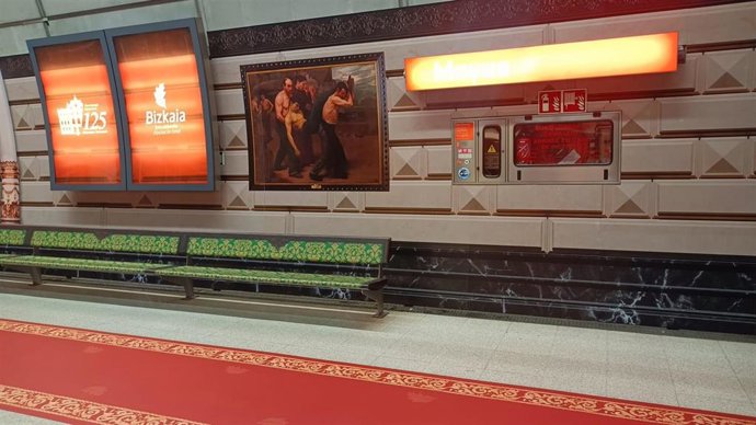 Estación de Metro de Moyua en la celebración de los 125 años del Palacio Foral de Bizkaia