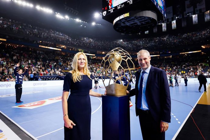 Alenka Potocnik Anzic and David Szlezak at the EHF FINAL4 in Cologne - marking a special moment in the expanded partnership between Gorenje and the EHF Champions League.