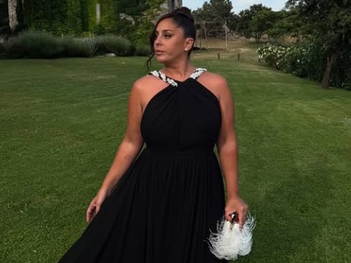 Anabel Pantoja, con el look que ha lucido en la boda de Susana Molina y Guille Valle