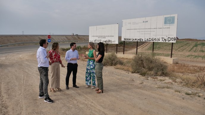 Cargos del PP visitan las obras del AVE en Cuevas del Almanzora (Almería).