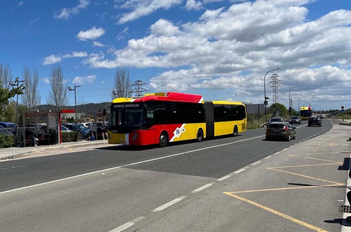 Un autobus del TIB de un servicio especial.