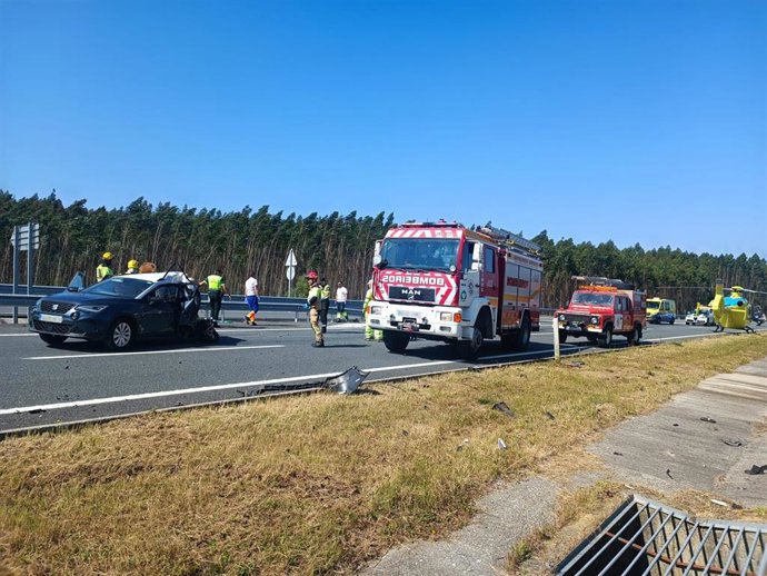 Accidente en la A-54 en O Pino (A Coruña), en el que falleció una persona y otras cinco resultaron heridas., a 16 de junio de 2025.