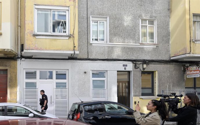 Un agente de la Policía Nacional en el lugar en el que han ocurrido los hechos