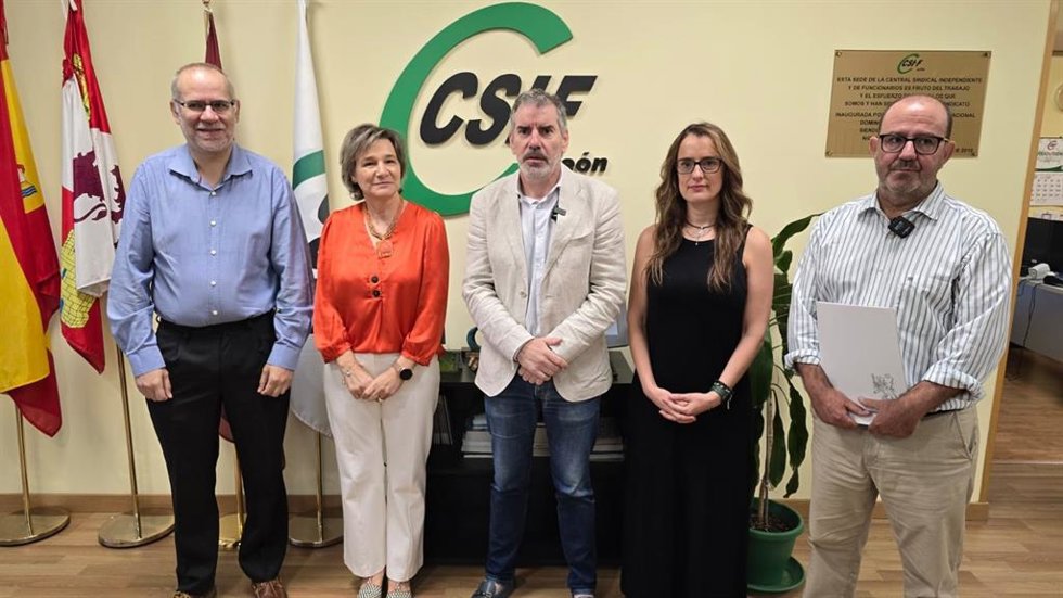 CSIF se reúne con delegados del árede de las universidades públicas en León.