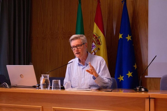 Uno de los ponentes en el seminario de la UPO sobre los 300 años del nacimiento de Pablo de Olavide.