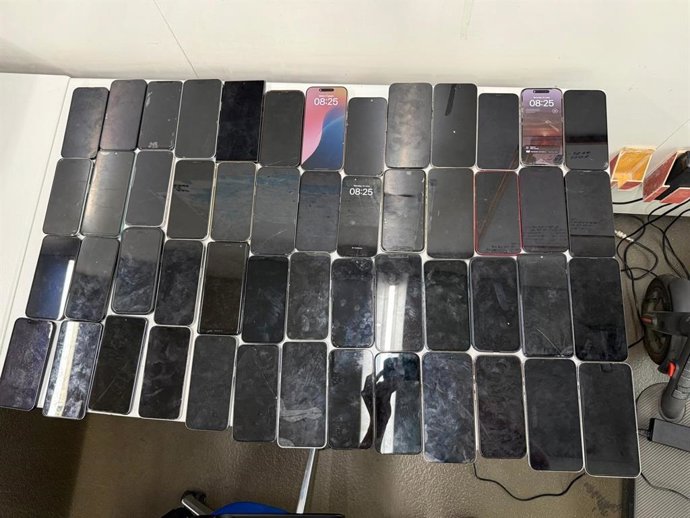 Teléfonos móviles recuperados tras ser robados durante la celebración del festival Sónar