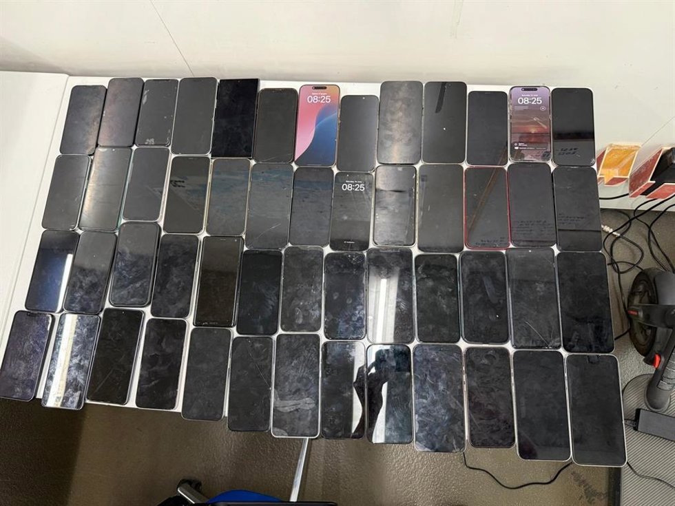Teléfonos móviles recuperados tras ser robados durante la celebración del festival Sónar
