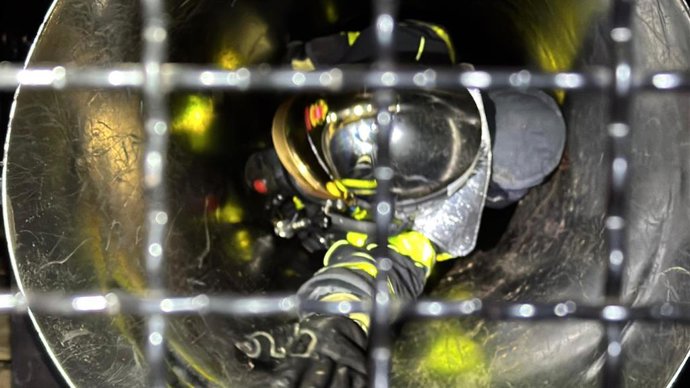 Imagen de recurso de un bombero de la Comunidad de Madrid