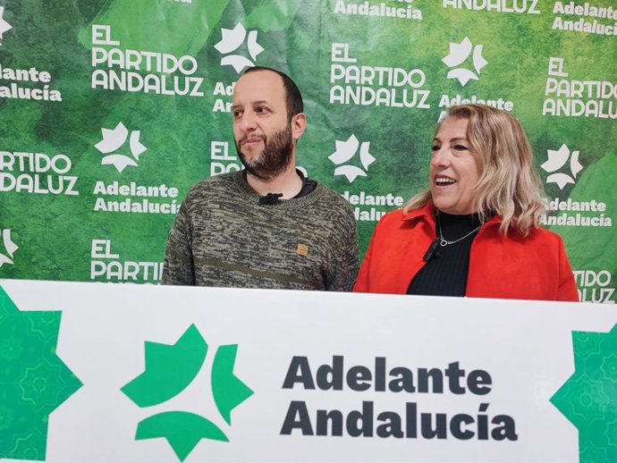 Archivo - Los responsables de Organización de Adelante Andalucía, Néstor Salvador y Mari García, en una imagen de archivo.