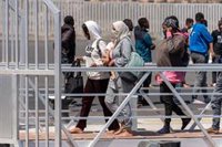 Bajan en 2025 un 30,8% las llegadas irregulares de migrantes a España, un 40,6% a Canarias y suben un 13,4% a Baleares
