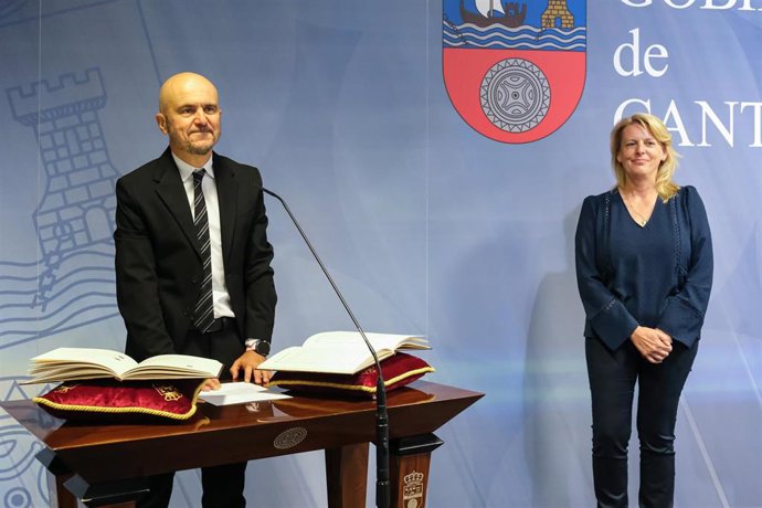 Archivo - Ángel Serdio toma posesión como nuevo director general de Montes y Biodiversidad ante la consejera de Ganadería, María Jesús Susinos