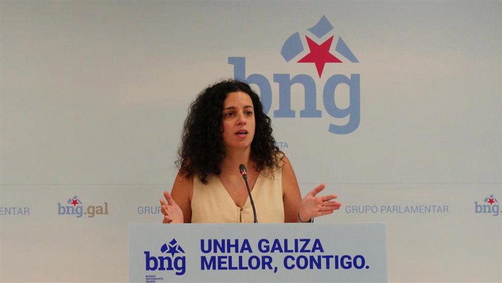 La portavoz de Feminismo e Igualdade del BNG en el Parlamento, Noa Presas, en rueda de prensa.