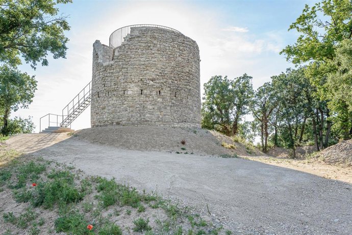 Estado final exterior de la torre de la Panadella, en Montmaneu (Barcelona), una vez finalizadas las obras de restauración impulsadas por la Diputación de Barcelona.