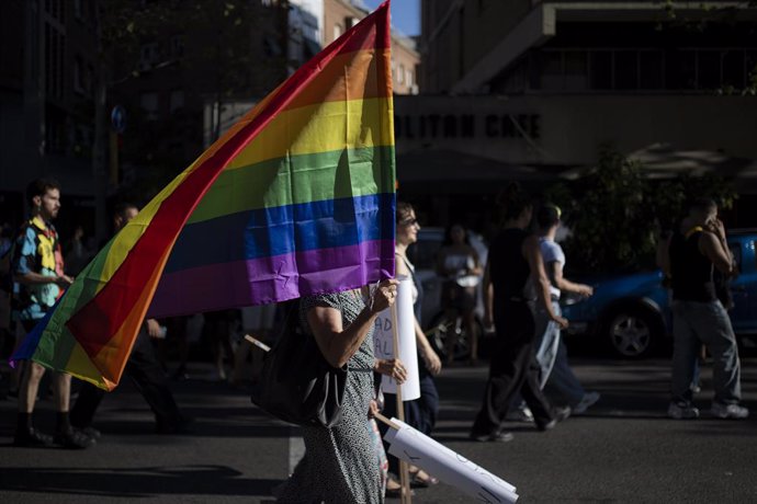Archivo - Desfile del Pride Barcelona 2023, a 15 de julio de 2023, en Barcelona, Cataluña (España). El Pride Barcelona 2023 se celebra hoy con la manifestación del Orgullo. Se trata de una manifestación tradicional que reúne a miles de personas cada año. 