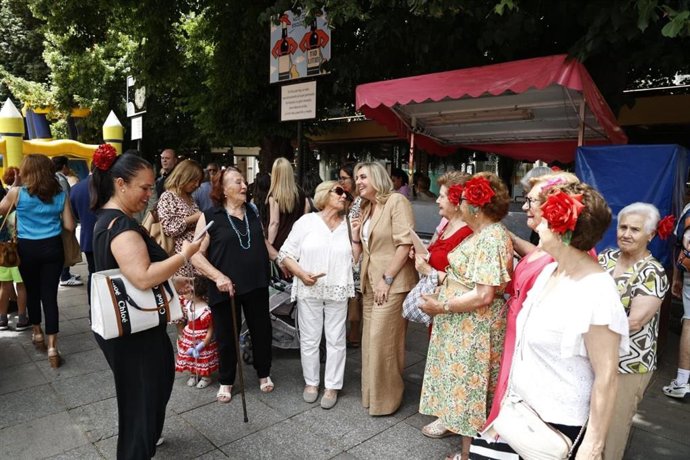 Inauguración de las carocas con la alcaldesa de Granada, Marifrán Carazo