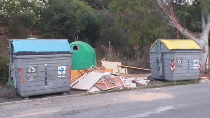 Multen amb 600 euros a un home per tirar enderrocs en un paratge del Campello