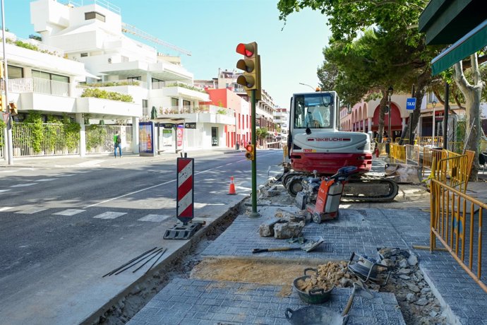 Obras en la avenida Joan Miró.