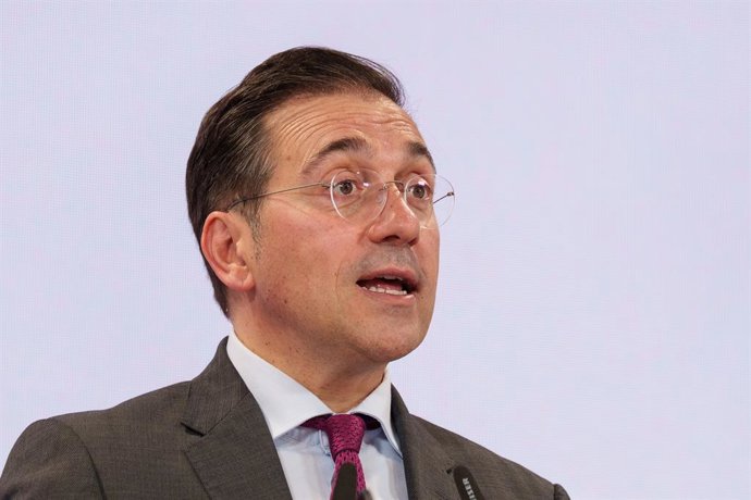 El ministro de Asuntos Exteriores, Unión Europea y Cooperación, José Manuel Albares, presenta la transformación institucional de la Agencia Española de Cooperación Internacional para el Desarrollo (AECID) en el evento "#CooperamosCambiamos: La transformac