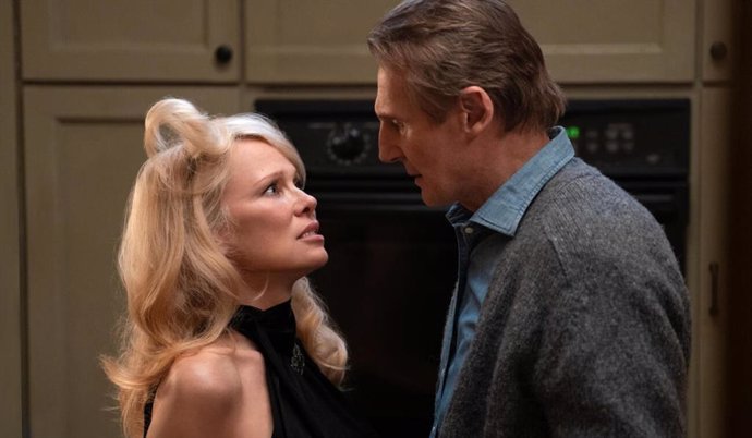 Liam Neeson toma el testigo de Leslie Nielsen en el tráiler del reboot de Agárralo como puedas