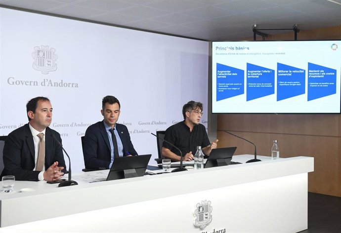 La rueda de prensa de presentación de las mejoras en el servicio de bus