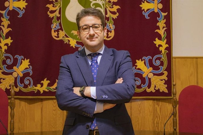 Archivo - El portavoz de Cs en el Ayuntamiento de Palomares del Río, Manuel Benjumea.