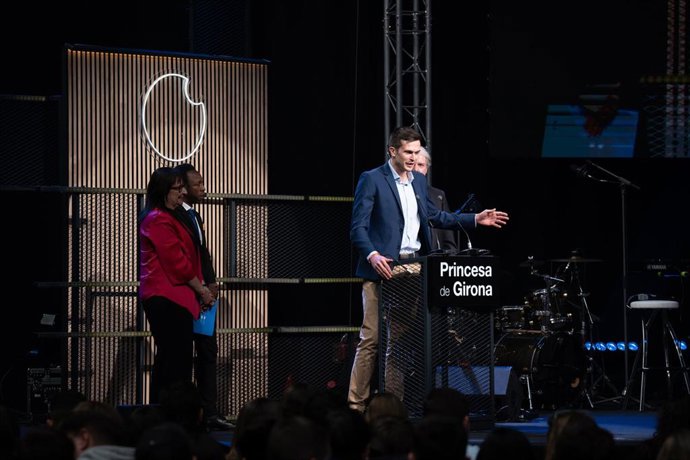 Archivo - El ganador del Premio Princesa de Girona Sociall 2025, Pablo Sánchez Bergasa, durante la visita al Tour del Talento de Fundación Princesa de Girona