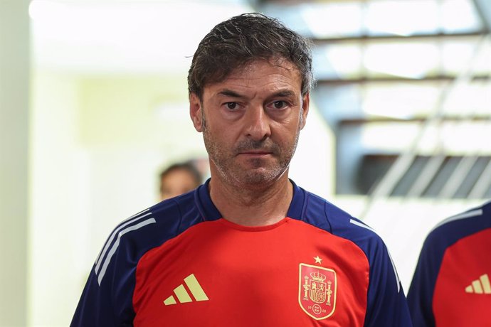Santi Denia, head coach of Spain U21, looks on during a training session prior to the UEFA European Under 21 Championship at Ciudad del Futbol on June 05, 2025, in Las Rozas, Madrid, Spain.